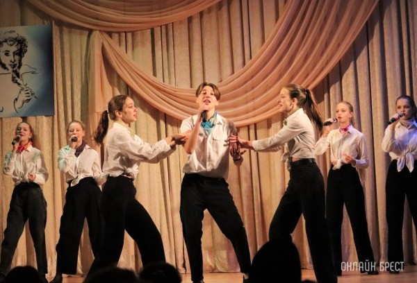 Читатель: Конкурс стихов и песен на иностранном языке «История любви» (Московский район г. Бреста)
             
                Читатель: Конкурс стихов и песен на иностранном языке «История любви» (Московский район г. Бреста)