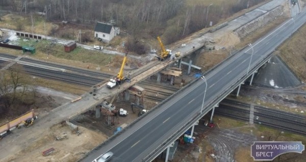 Под Брестом ремонтируют путепровод Под Брестом ремонтируют путепровод