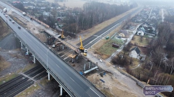 Под Брестом ремонтируют путепровод Под Брестом ремонтируют путепровод