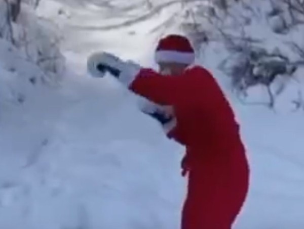 Необычное новогоднее поздравление от Жабинковских боксёров
Необычное новогоднее поздравление от Жабинковских боксёров