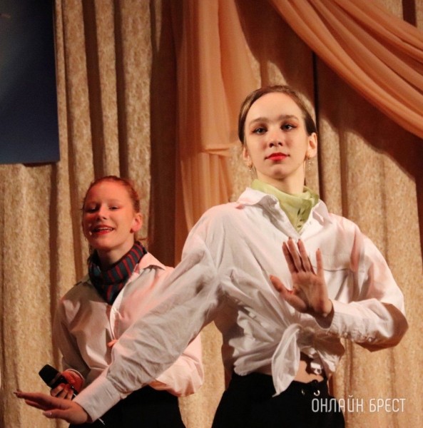 Читатель: Конкурс стихов и песен на иностранном языке «История любви» (Московский район г. Бреста)
             
                Читатель: Конкурс стихов и песен на иностранном языке «История любви» (Московский район г. Бреста)