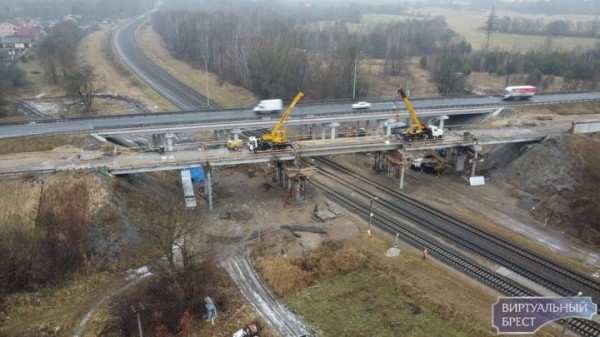 Под Брестом ремонтируют путепровод Под Брестом ремонтируют путепровод