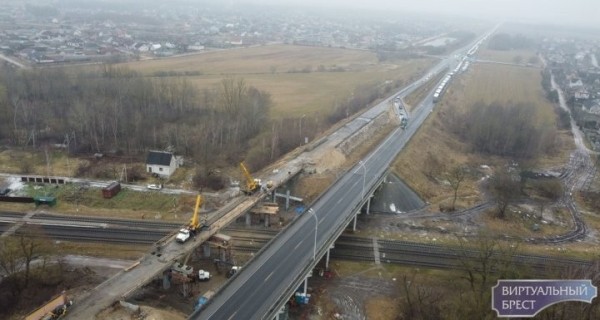 Под Брестом ремонтируют путепровод Под Брестом ремонтируют путепровод