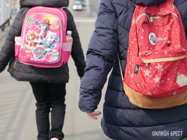 Во время зимних каникул в оздоровительных лагерях в Брестской области отдохнули более 8 тысяч школьников Во время зимних каникул в оздоровительных лагерях в Брестской области отдохнули более 8 тысяч школьников