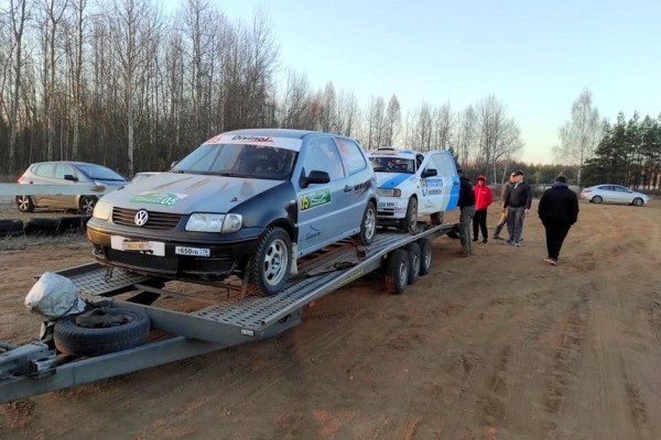Polo на зиму, Civic на лето, но бюджетно. Белорусы рассказали, как недорого ехать в российском ралли