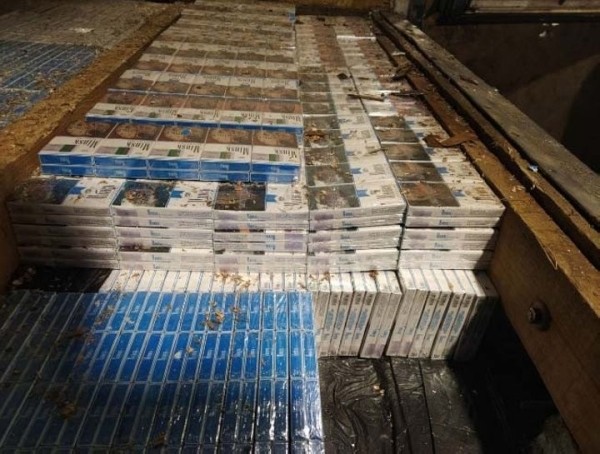 В Друскининкае в фуре нашли сигареты на 267 000 евро. Водитель-белорус уверял, что приехал на ремонт