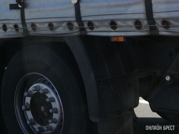 Пьяный белорусский водитель в Польше попал в ДТП, а после угнал свой грузовик со штрафстоянки