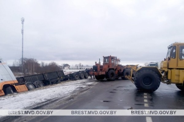 В Брестской области фура «ушла» в кювет В Брестской области фура «ушла» в кювет