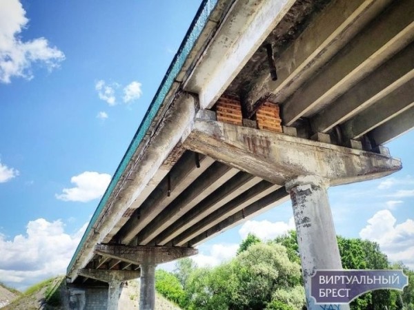 Под Брестом ремонтируют путепровод Под Брестом ремонтируют путепровод
