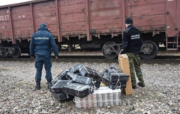 Контрабандные сигареты обнаружили в Тересполе сотрудники таможни Контрабандные сигареты обнаружили в Тересполе сотрудники таможни