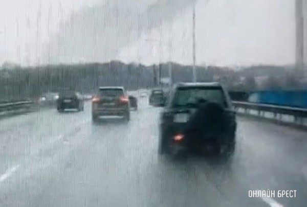 
                Читатель: В Бресте водитель создал опасную ситуацию на дороге
            