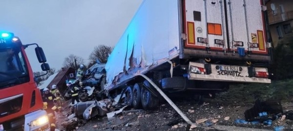 На польской дороге столкнулись два грузовика. За рулем одного из них был белорус, он погиб