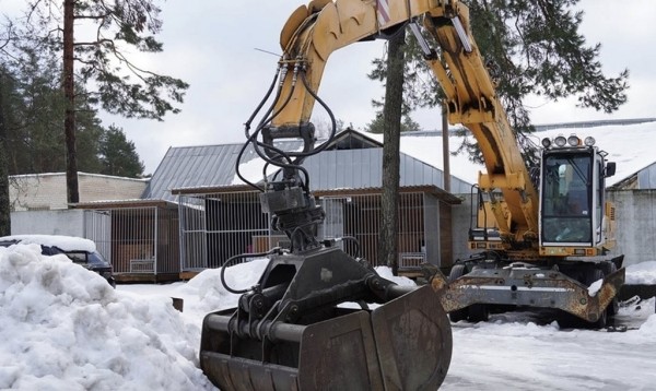 Выгружали сигареты экскаватором. В Литве задержали белорусов, которые перевозили контрабанду на 290 тысяч евро Выгружали сигареты экскаватором. В Литве задержали белорусов, которые перевозили контрабанду на 290 тысяч евро