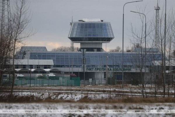 Сотрудница таможни погибла под колесами фуры в Козловичах Сотрудница таможни погибла под колесами фуры в Козловичах