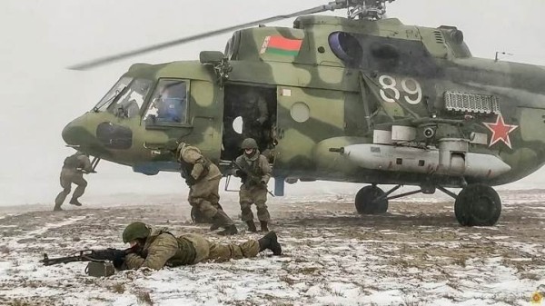 На полигоне «Брестский» отработали эпизод «по уничтожению незаконных вооруженных формирований»
