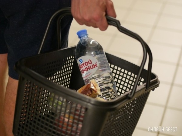 Что происходит с организмом, когда вы пьете слишком много воды? Что происходит с организмом, когда вы пьете слишком много воды?