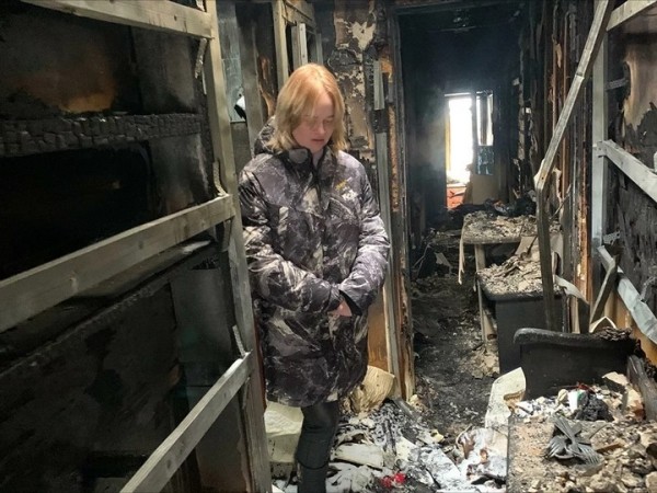 Тройная беда: женщина осталась без дома и мужа с больным малышом на руках
