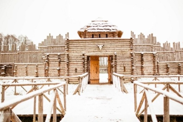 Археологический музей под открытым небом в Беловежской пуще вновь открылся для посетителей