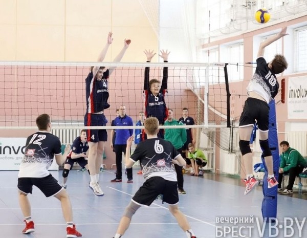 Брестские юноши выиграли серебро на домашнем турнире по волейболу Брестские юноши выиграли серебро на домашнем турнире по волейболу