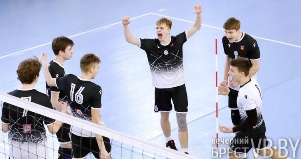 Брестские юноши выиграли серебро на домашнем турнире по волейболу Брестские юноши выиграли серебро на домашнем турнире по волейболу