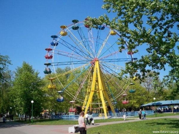 Раньше и сейчас: Колесо обозрения в Бресте
Раньше и сейчас: Колесо обозрения в Бресте