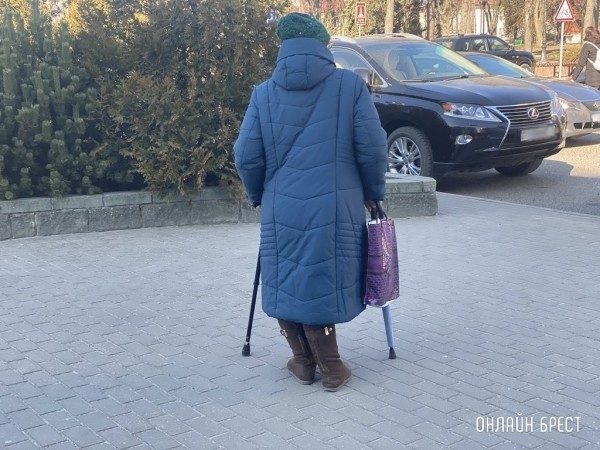 Какой стаж нужен для выхода на пенсию по возрасту и какие документы потребуются в 2022