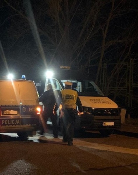 Пьяный белорус вез 21 тонну груза из Нидерландов в Россию, пока его не остановили в Польше Пьяный белорус вез 21 тонну груза из Нидерландов в Россию, пока его не остановили в Польше