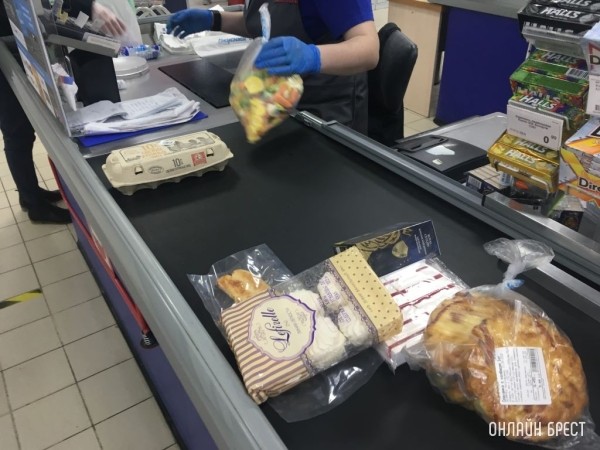 Почему не стоит запасаться продуктами, рассказали в МАРТ