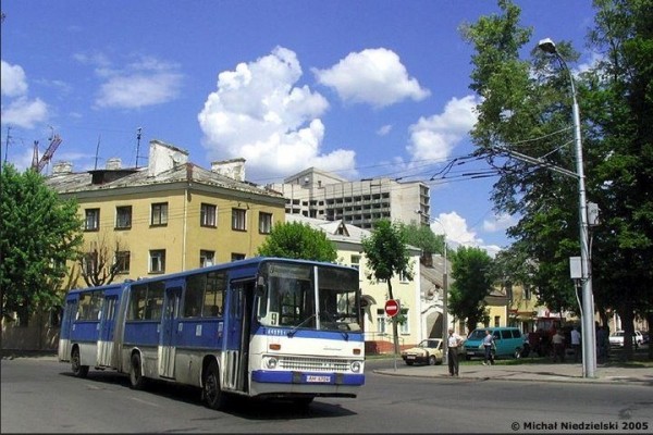 Автобусы «Икарус» на улицах Бреста
             
                Автобусы «Икарус» на улицах Бреста