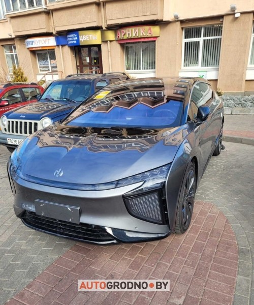 HiPhi X: в Гродно прибыл один из самых дорогих китайских электромобилей. 7 дверей и множество передовых решений HiPhi X: в Гродно прибыл один из самых дорогих китайских электромобилей. 7 дверей и множество передовых решений