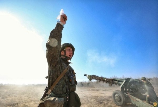 На полигоне около Бреста продолжаются учения с применением тяжелой артиллерии и авиации На полигоне около Бреста продолжаются учения с применением тяжелой артиллерии и авиации