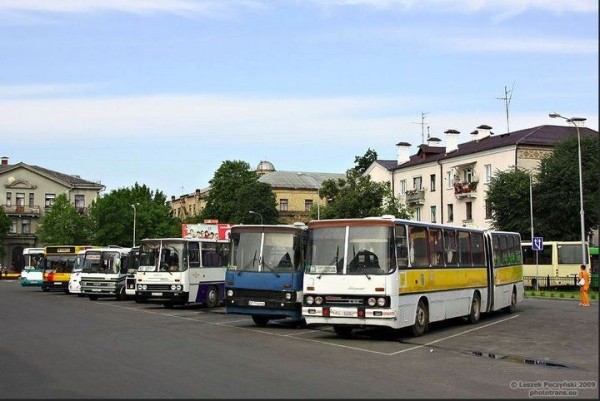 Автобусы «Икарус» на улицах Бреста
             
                Автобусы «Икарус» на улицах Бреста