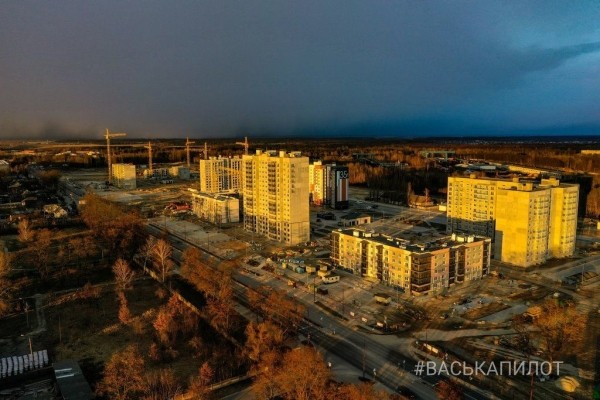 Смотрим с высоты, как выглядит новый квартал на ул. Лейтенанта Рябцева в Бресте
             
                Смотрим с высоты, как выглядит новый квартал на ул. Лейтенанта Рябцева в Бресте