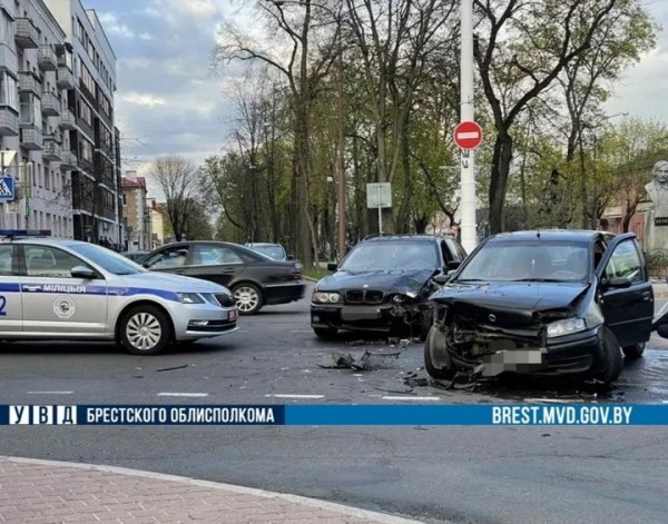 Стали известны подробности ДТП в Бресте с участием BMW и Fiat