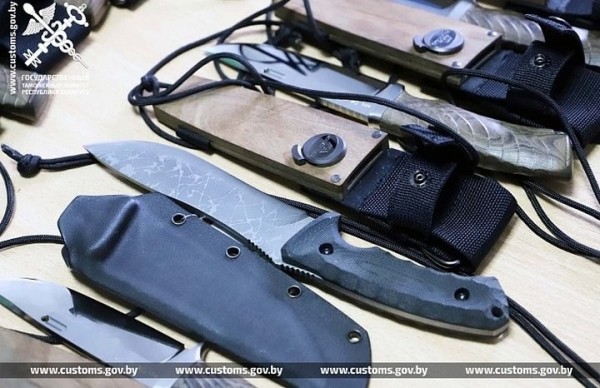 Брестские таможенники пресекли незаконный ввоз партии охотничьих ножей
