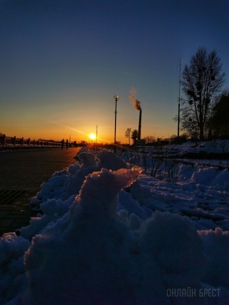 Читатель: Красиво! Набережная Бреста в апреле
             
                Читатель: Красиво! Набережная Бреста в апреле
