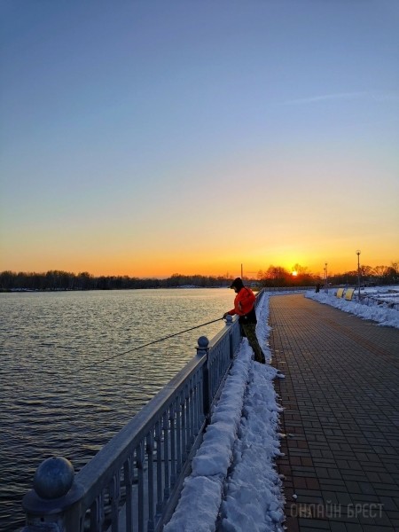 Читатель: Красиво! Набережная Бреста в апреле
             
                Читатель: Красиво! Набережная Бреста в апреле