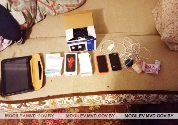 Школьник похитил пожертвования из храма и купил себе новый телефон Школьник похитил пожертвования из храма и купил себе новый телефон