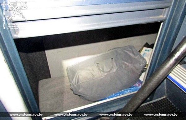 Водитель рейсового автобуса на границе спрятал кошельки для криптовалют внутри пылесоса. Случай на границе в Бресте Водитель рейсового автобуса на границе спрятал кошельки для криптовалют внутри пылесоса. Случай на границе в Бресте