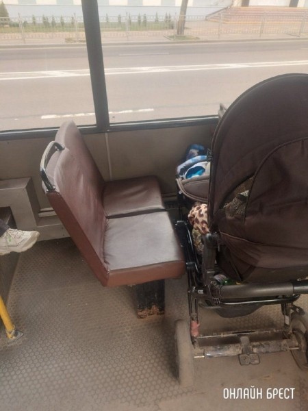 Читатель: Где место для колясок и инвалидов в таком транспорте?
             
                Читатель: Где место для колясок и инвалидов в таком транспорте?