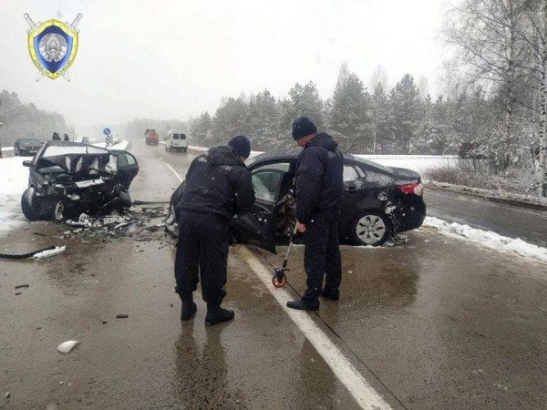 Лобовое столкновение на трассе Минск-Микашевичи: водитель погиб на месте ДТП Лобовое столкновение на трассе Минск-Микашевичи: водитель погиб на месте ДТП
