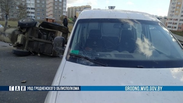 Страшные кадры: водитель сбил 14-летнюю девочку Страшные кадры: водитель сбил 14-летнюю девочку