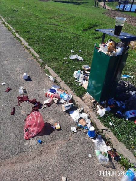 Читатель: Приехали Мирский замок посмотреть, а тут такое...
Читатель: Приехали Мирский замок посмотреть, а тут такое...