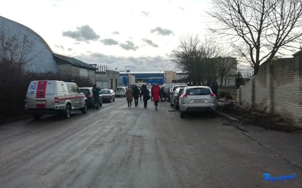 Вернут ли деньги владельцам машин, поврежденных при падении кирпичного забора в Барановичах Вернут ли деньги владельцам машин, поврежденных при падении кирпичного забора в Барановичах