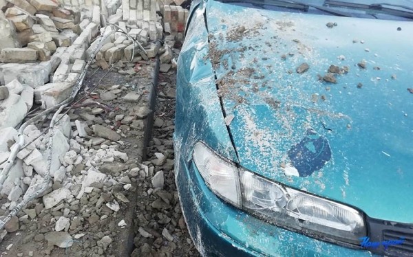 Вернут ли деньги владельцам машин, поврежденных при падении кирпичного забора в Барановичах Вернут ли деньги владельцам машин, поврежденных при падении кирпичного забора в Барановичах