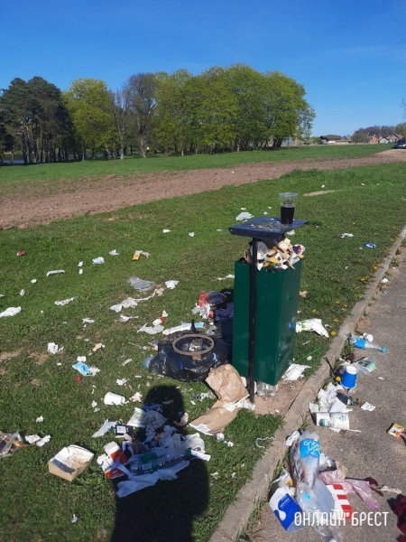 Читатель: Приехали Мирский замок посмотреть, а тут такое...
Читатель: Приехали Мирский замок посмотреть, а тут такое...