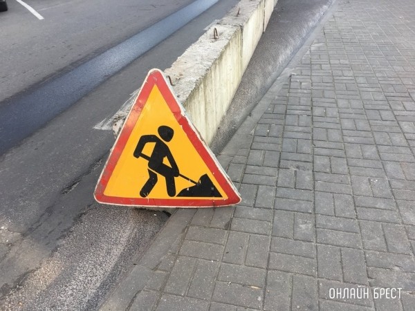 В Бресте на Рябцева временно будет движение по одной из полос В Бресте на Рябцева временно будет движение по одной из полос