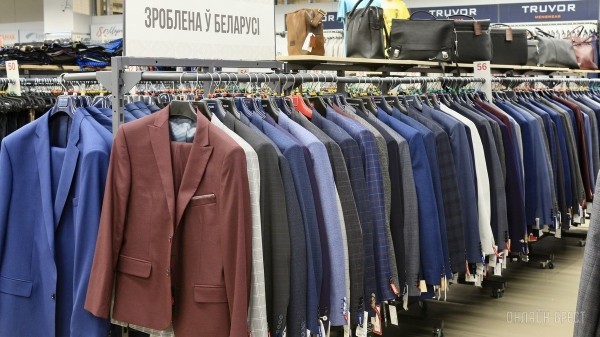 Соберите свой безупречный образ с иголочки в «ЦУМе», на третьем этаже. Готовимся к выпускным, линейкам, свадьбам Соберите свой безупречный образ с иголочки в «ЦУМе», на третьем этаже. Готовимся к выпускным, линейкам, свадьбам