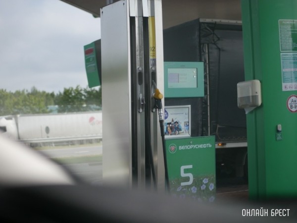 В Беларуси топливо дорожает в 15-й раз с начала года. Известны новые цены В Беларуси топливо дорожает в 15-й раз с начала года. Известны новые цены