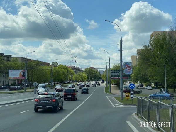 Россия может ввозить упрощённые авто пока только в одну страну. И это Беларусь Россия может ввозить упрощённые авто пока только в одну страну. И это Беларусь